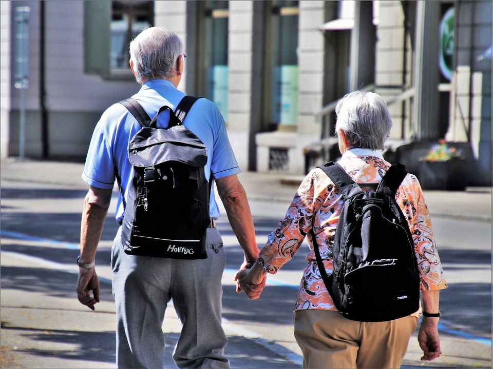 Twój bliski choruje na Alzheimera? Poznaj zalety specjalistycznej odzieży